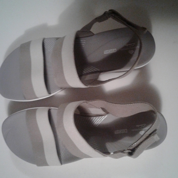 CLARKS sandals - Picture 5 of 7